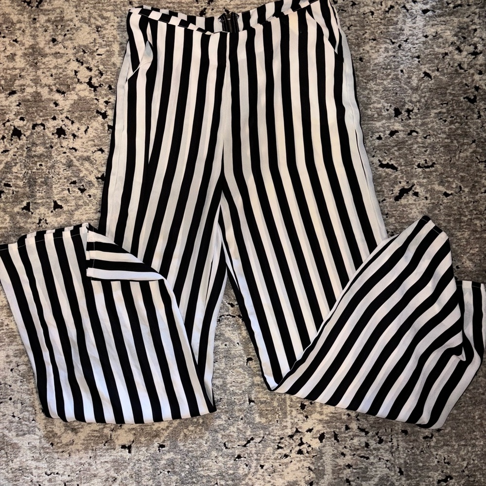 COPY - Stripe palazzo pants black and white